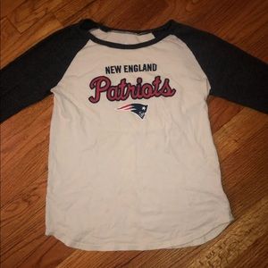 Half sleeve patriots shirt in a kids large